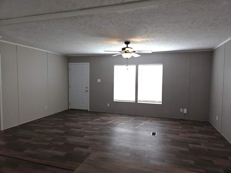 58 Charles Avenue – photo 5