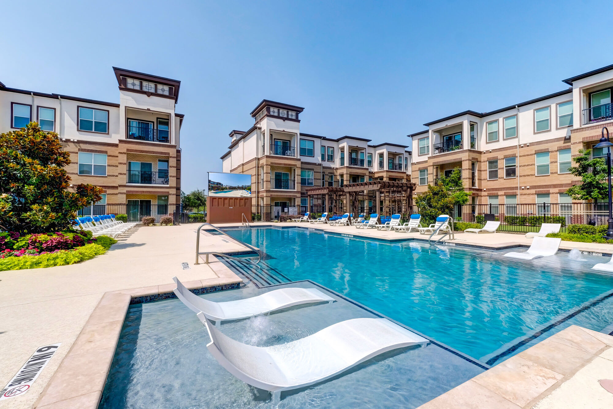 McKinney Square – photo 1
