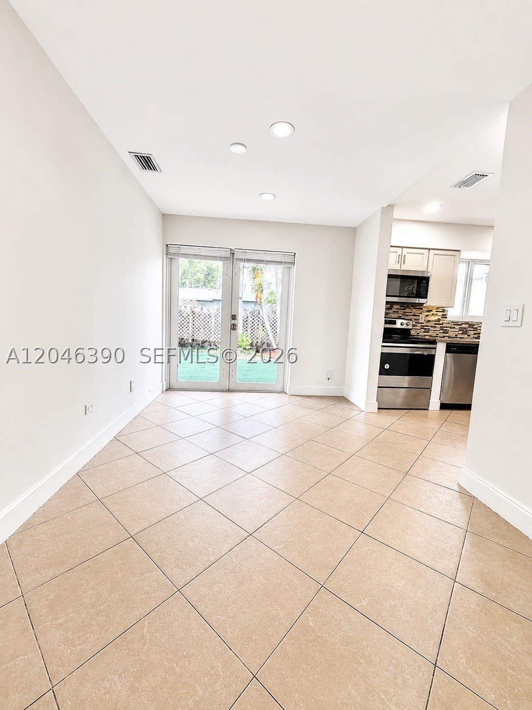 600 N 70th Ter – photo 4