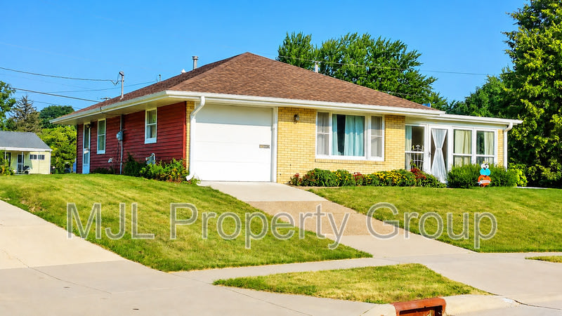 1512 Robeson Ave. – photo 1