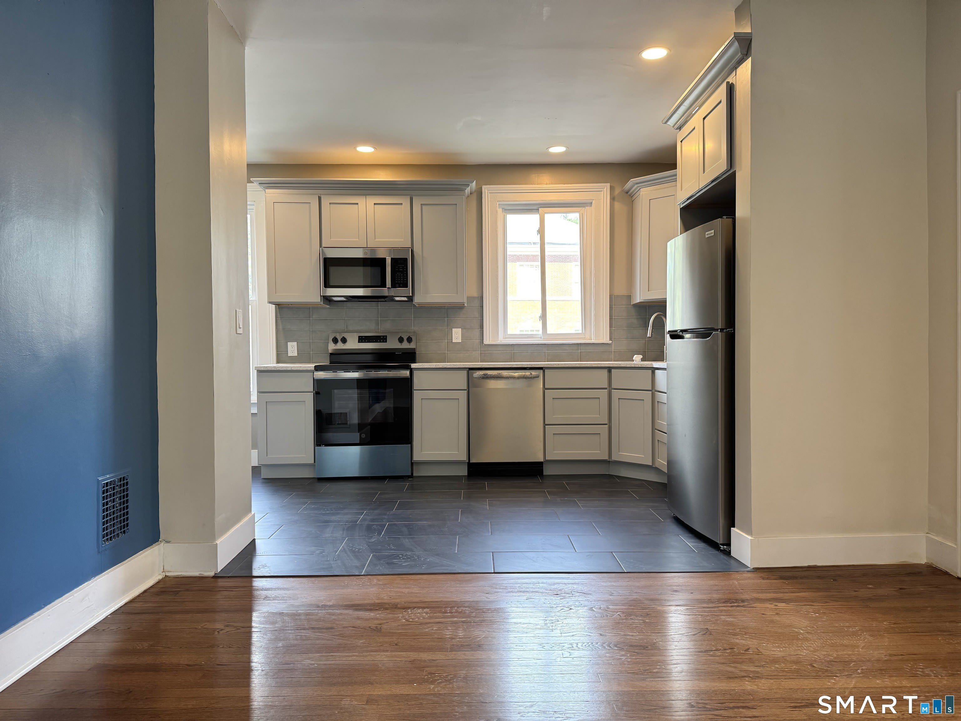 251 Edwards Street – photo 3