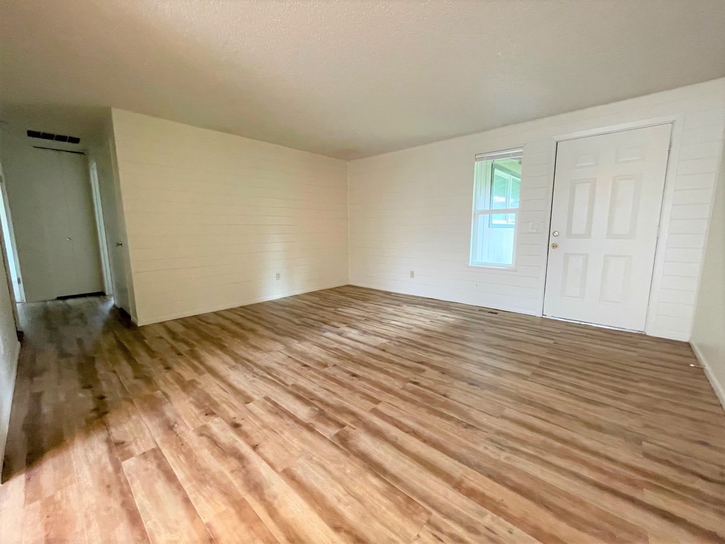 1330 S Ivy Street Charming Updated Duplex With Brand New Carpet – photo 3