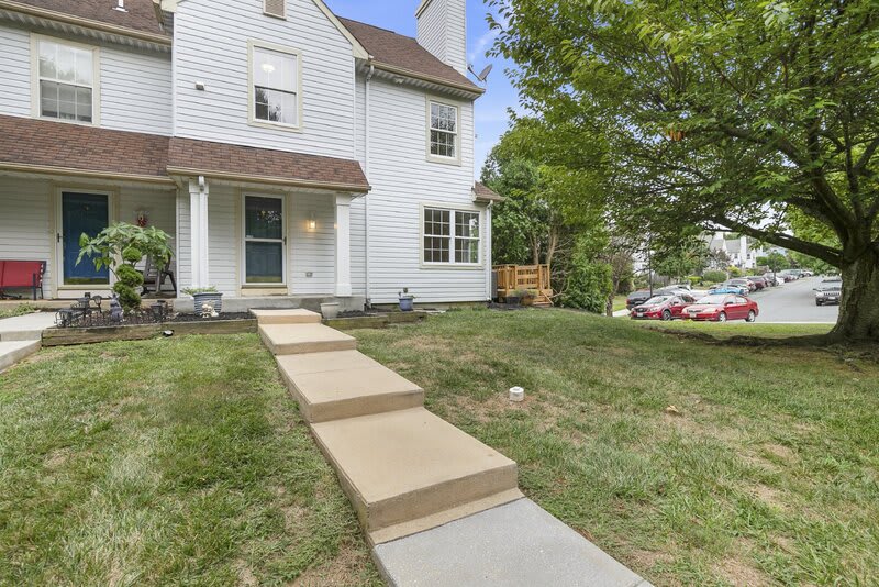 2258 N Tollgate Cir – photo 2