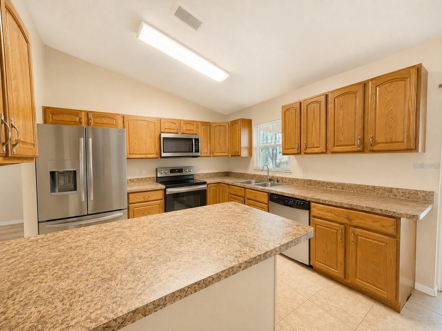 907 HENDON Place – photo 5