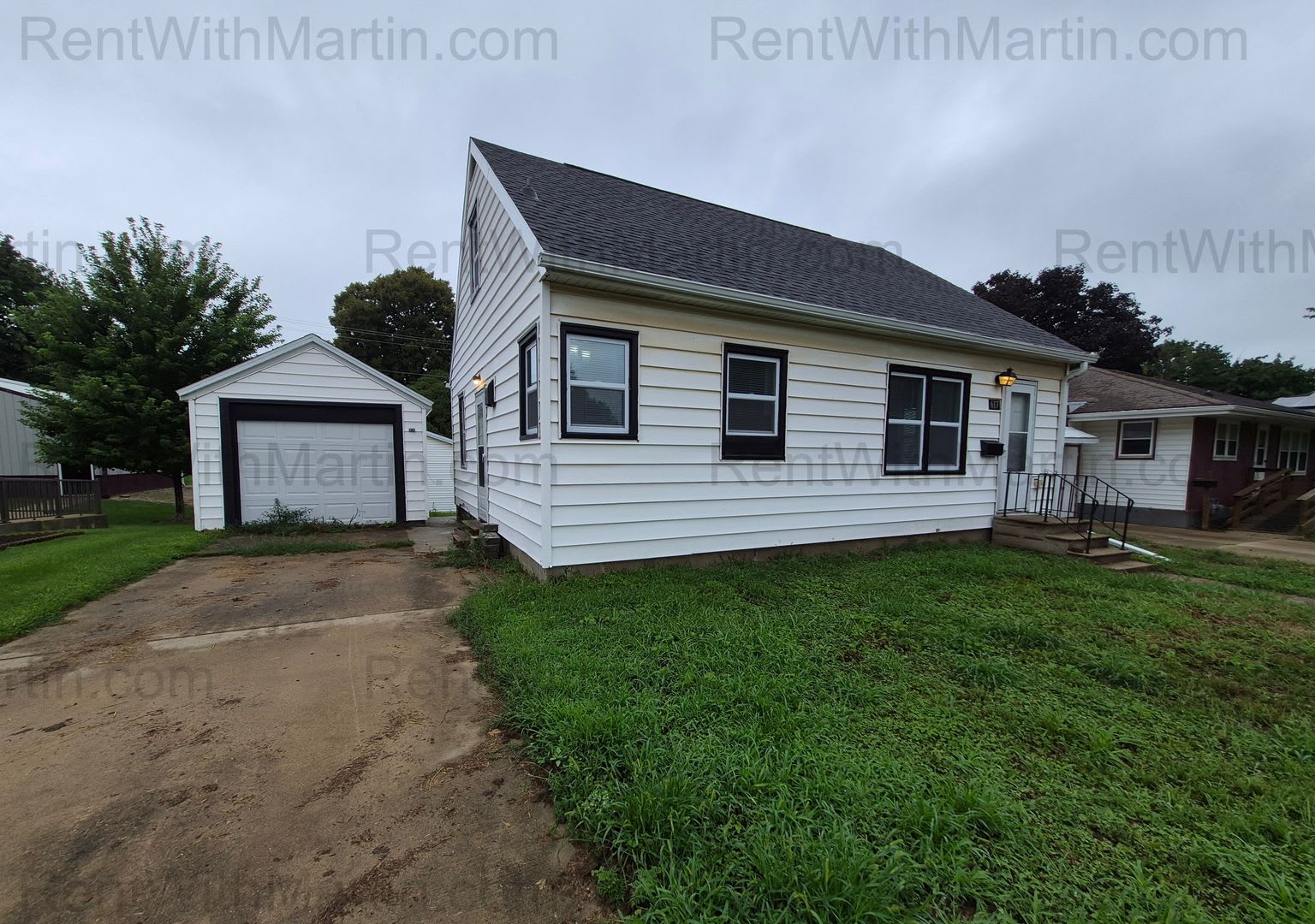 FOR RENT- 617 Center St – photo 1