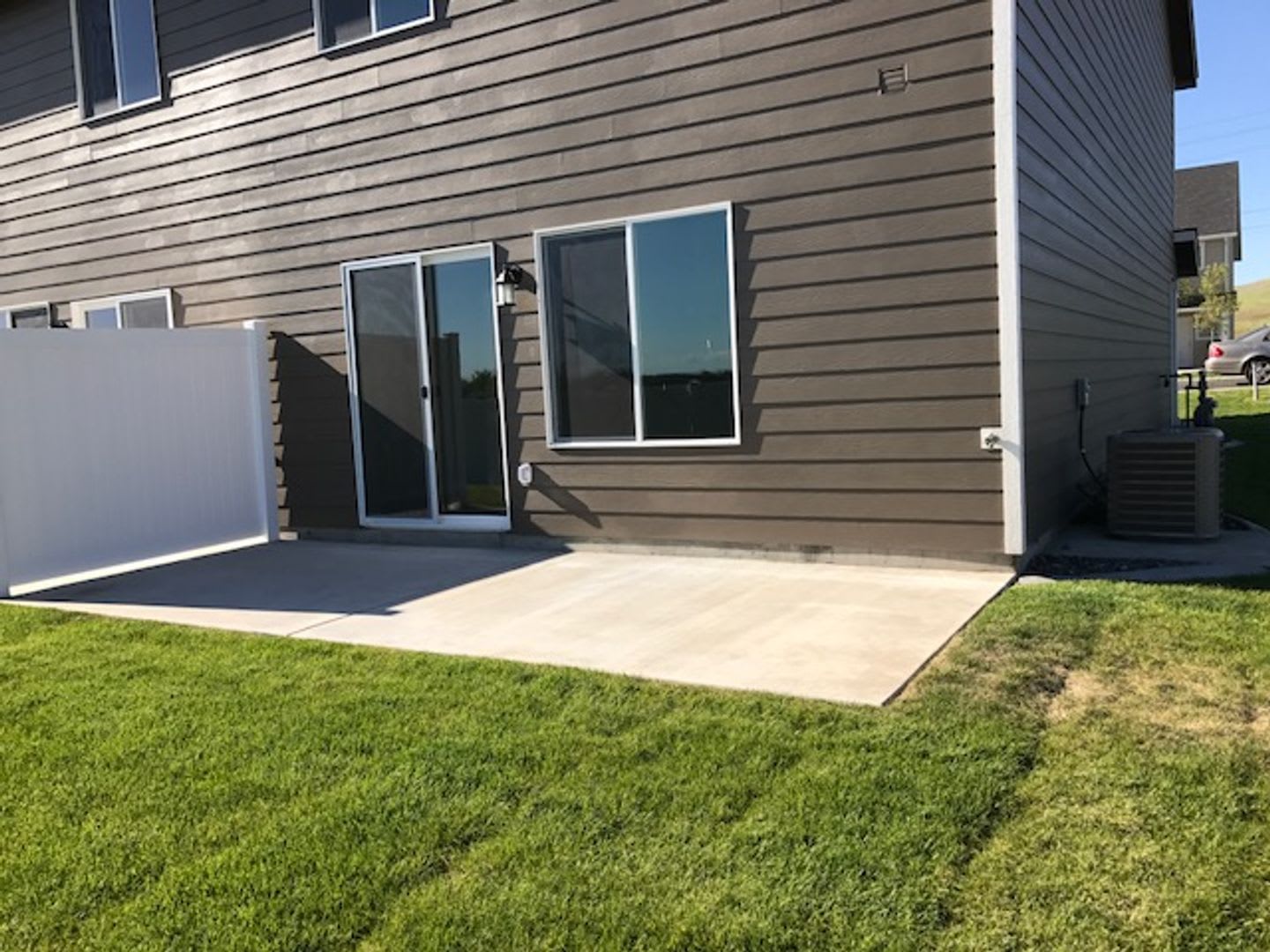 Whether you just want the extra room or need it for your family, our townhomes are calling!! – photo 2