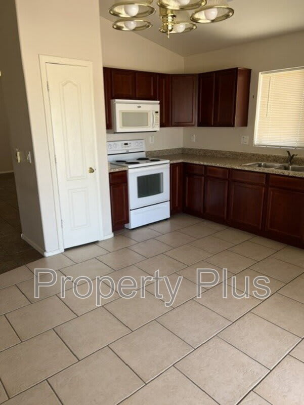 24115 N Desert Dr – photo 5