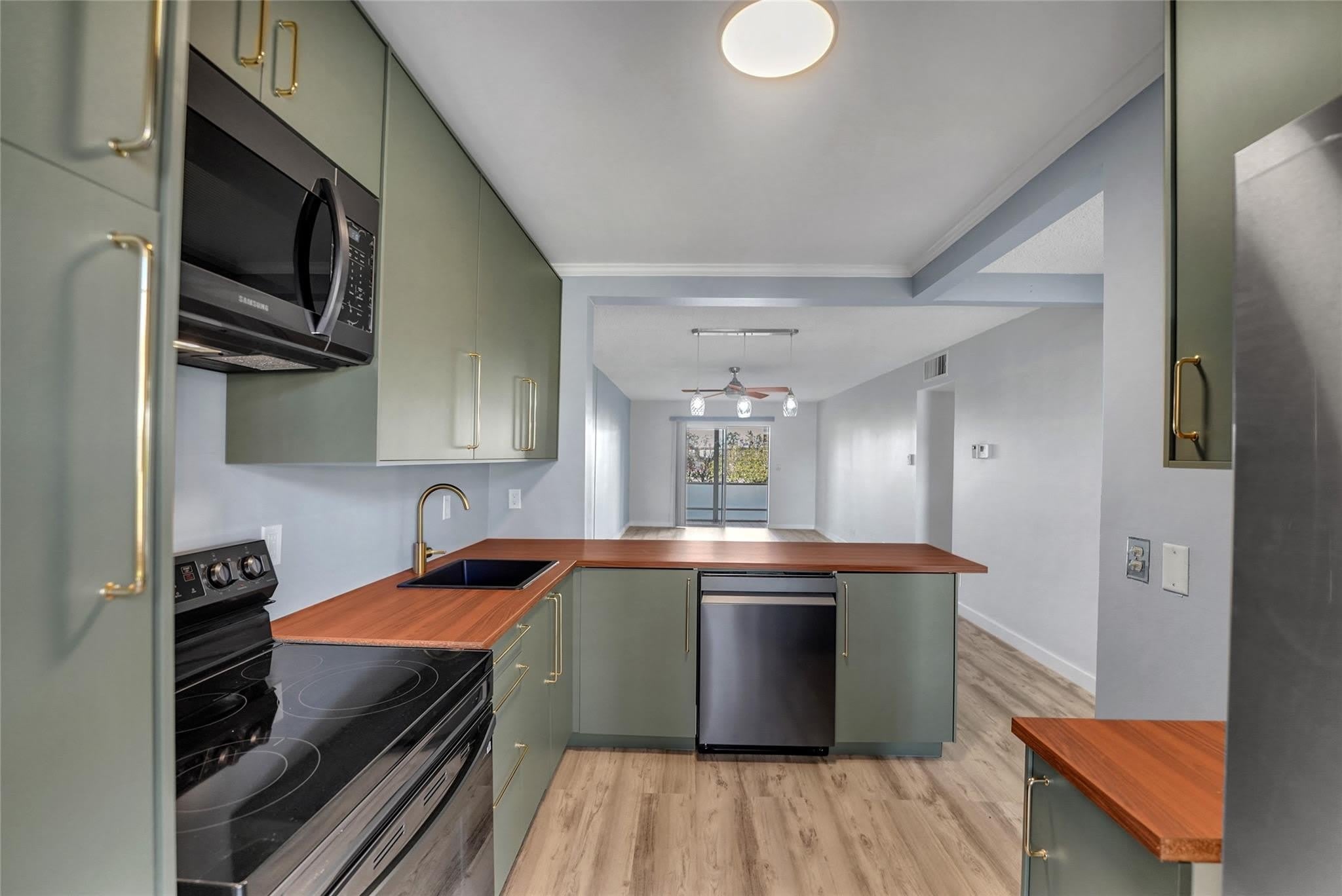 2800 NE 14th St Causeway – photo 2