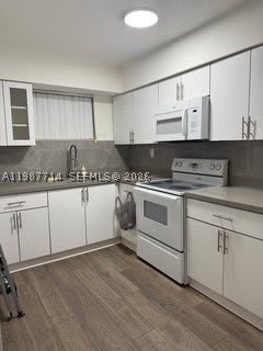 2460 SW 18th Ave – photo 4