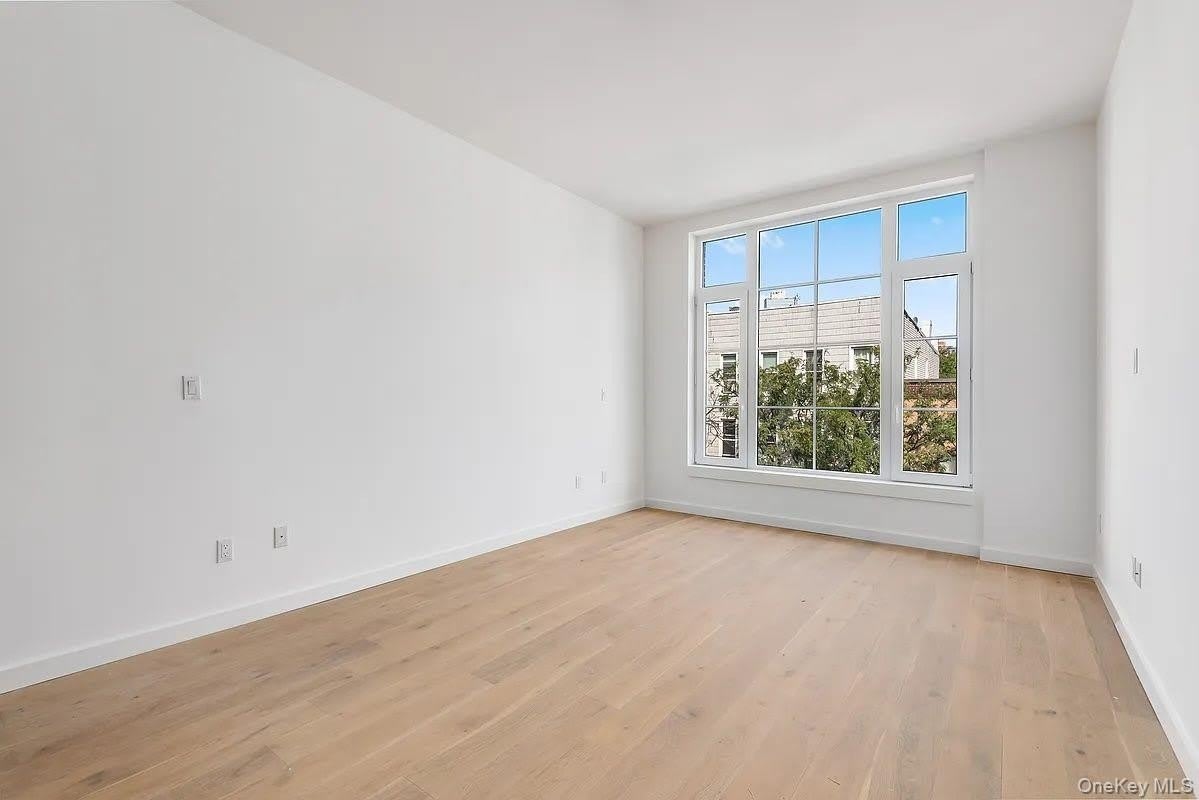 186 HURON Street – photo 3