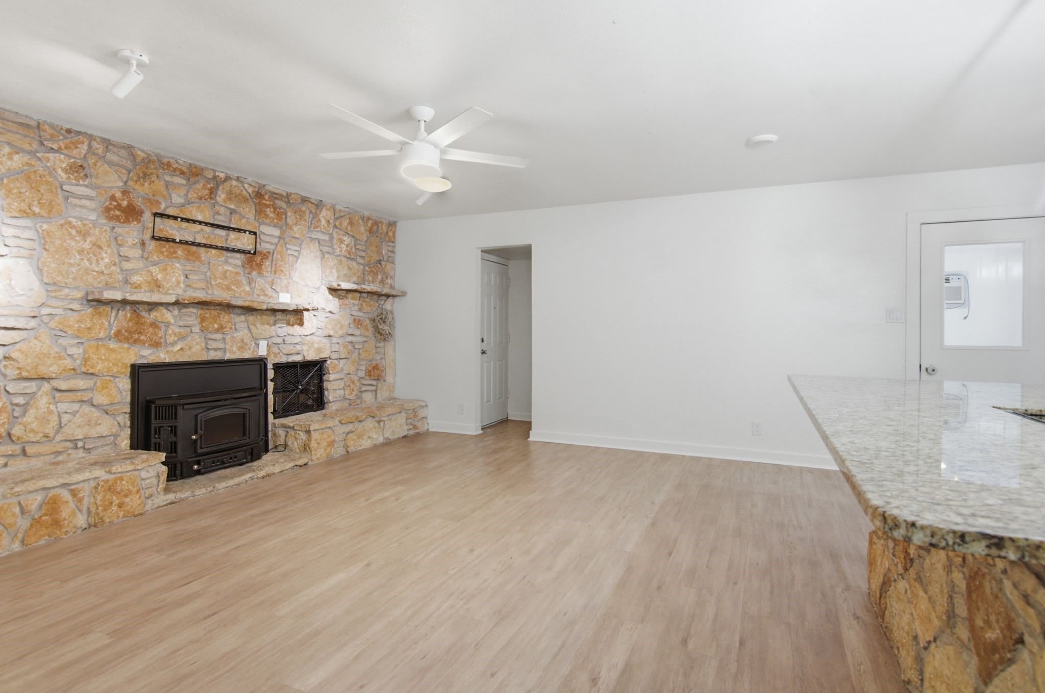 809 James Street – photo 5
