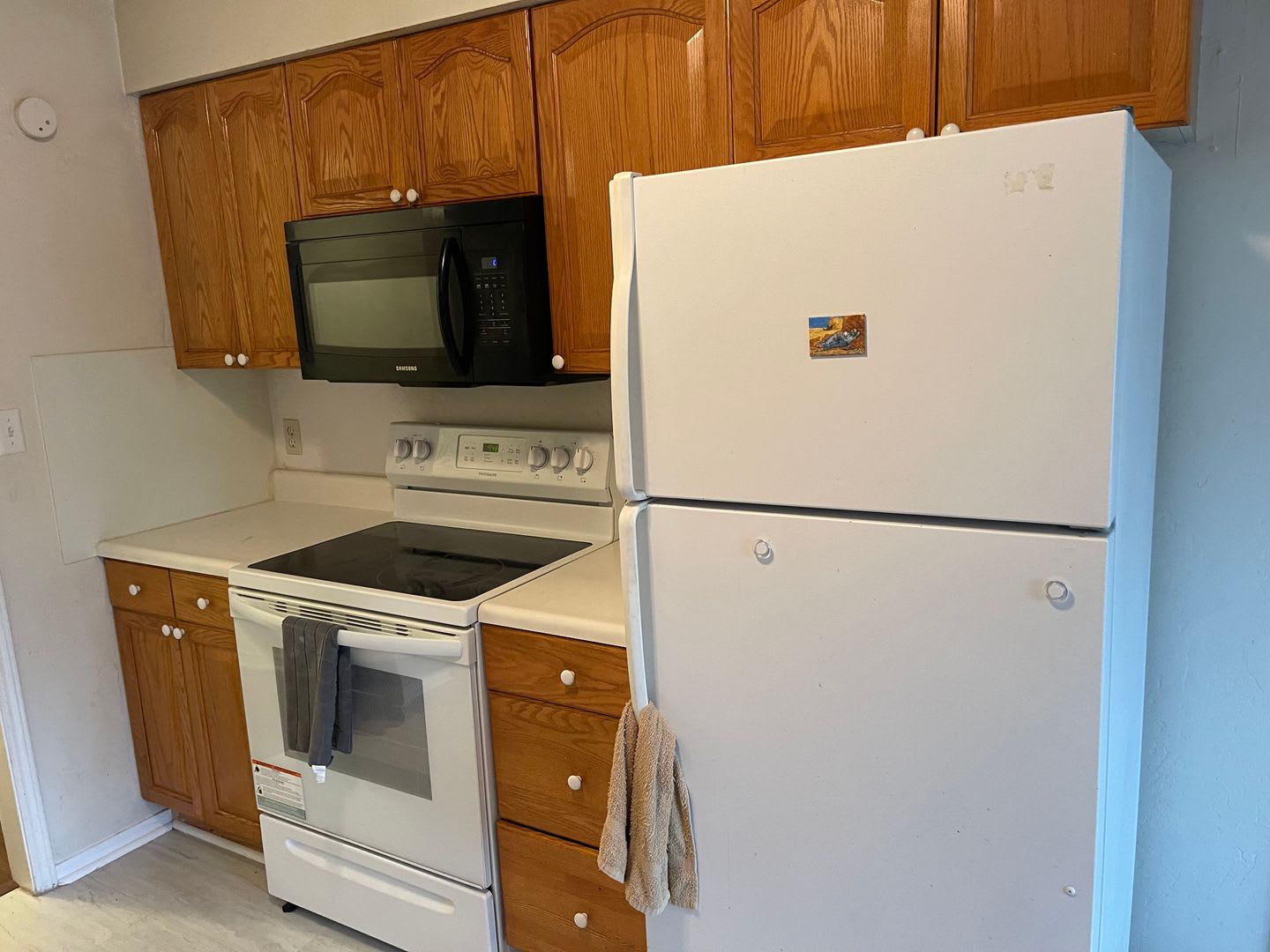 3 bed upstairs condo in Norman, community pool and plenty of parking! – photo 4