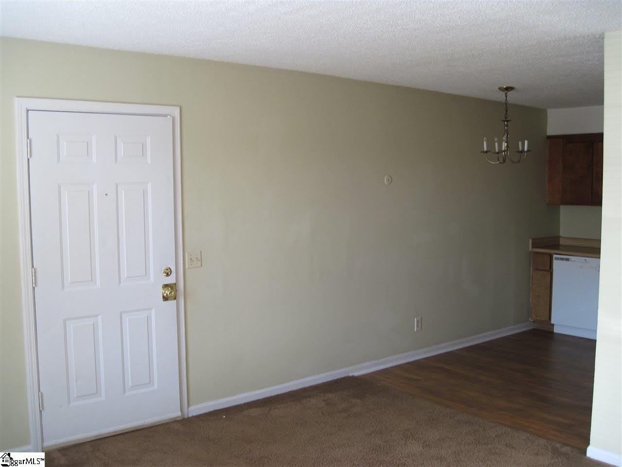 713 E Curtis Street – photo 5
