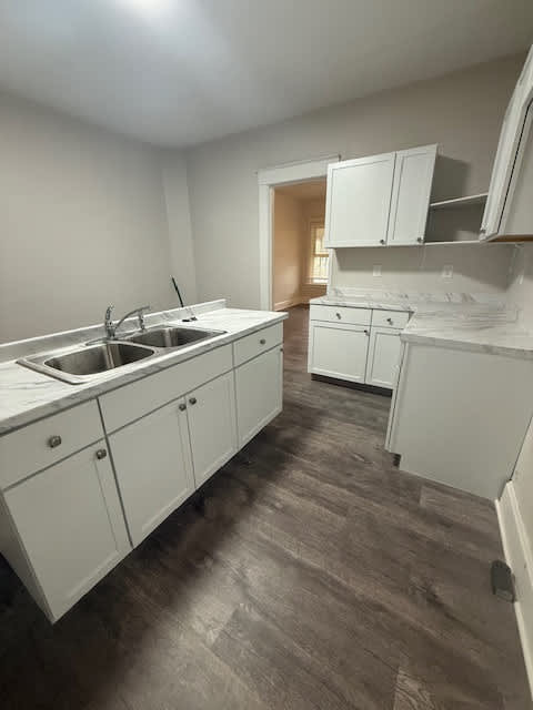 1409 Young Street – photo 4
