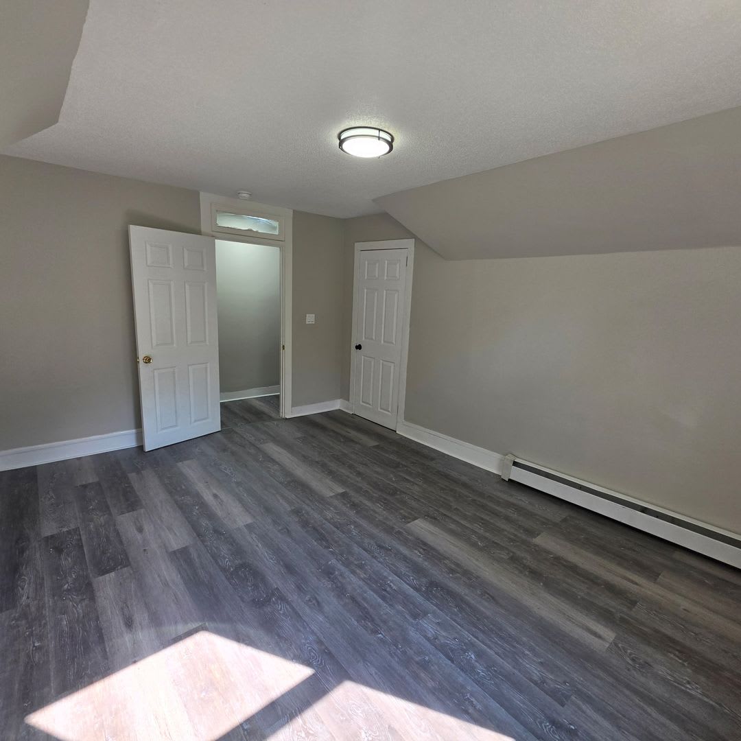 200-202 Sargeant St – photo 5