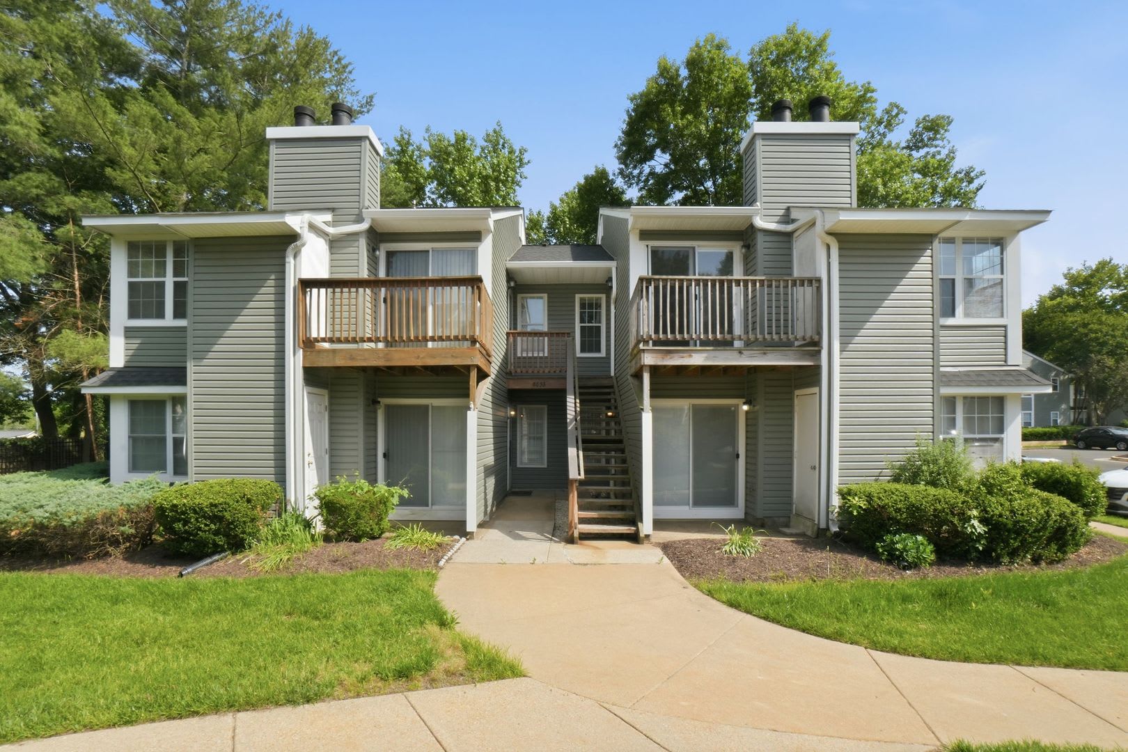 NICELY UPDATED 1 BEDROOM 1 BATHROOM CONDO IN EXCELLENT LOCATION!! – photo 1