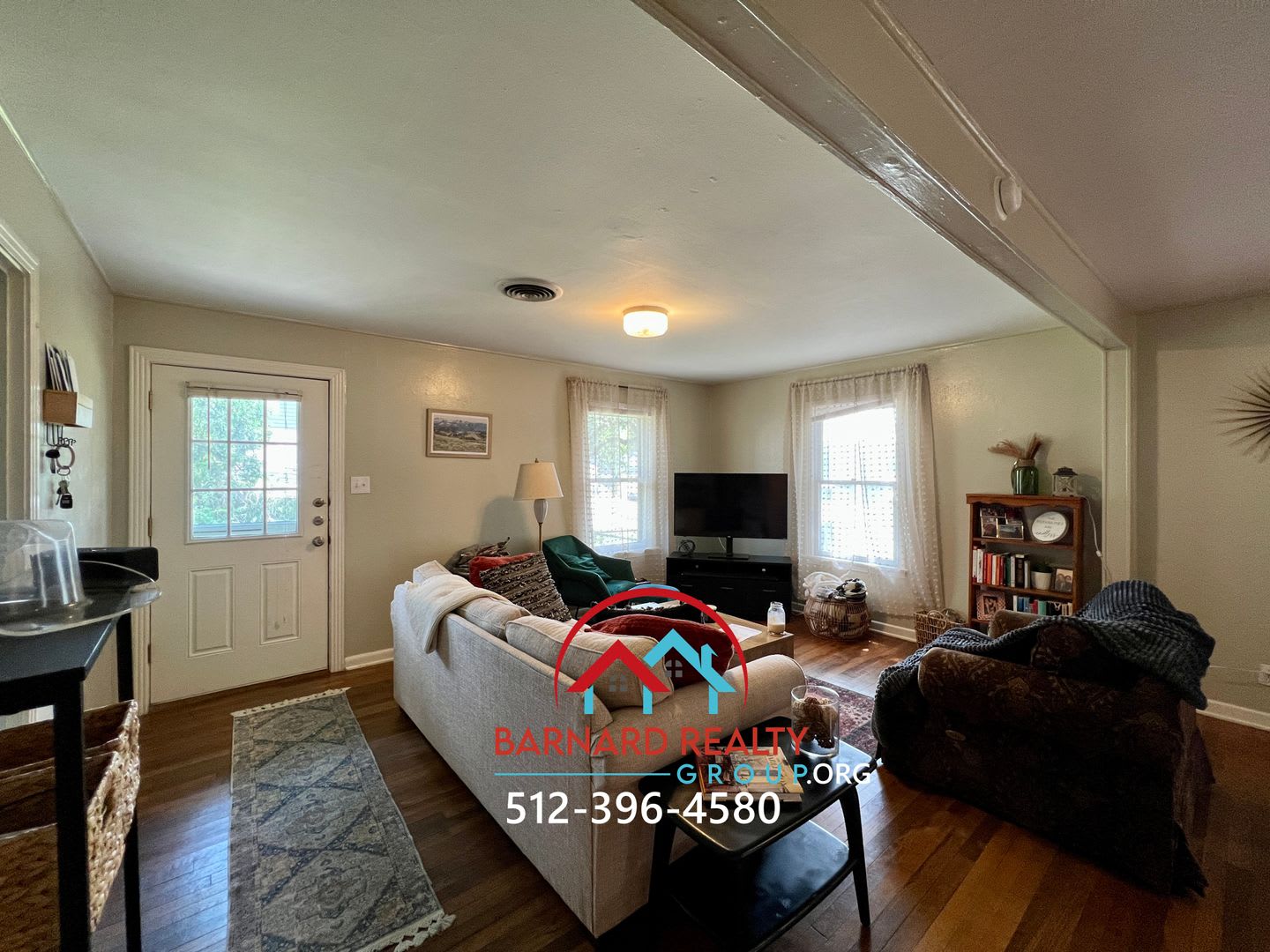 Available Now: 1950's Home Walkable to Texas State – photo 4