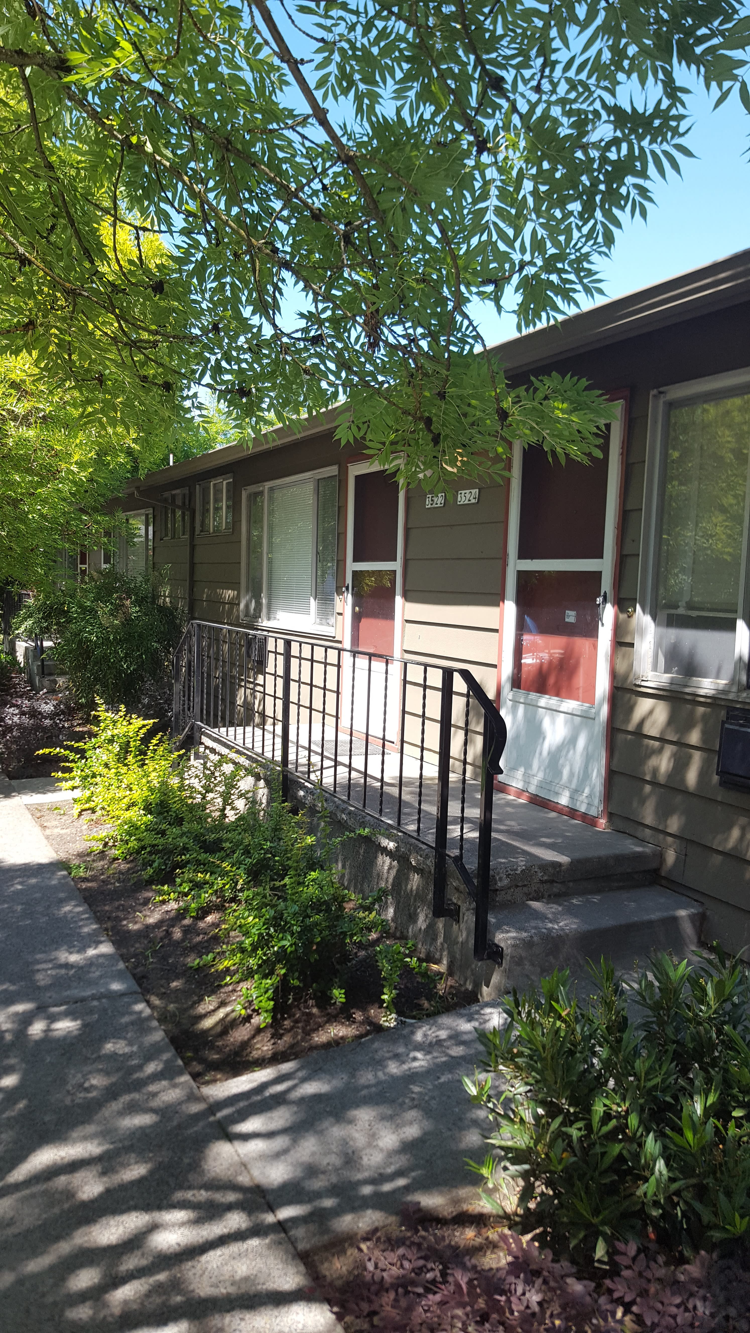 Hillcrest Apartments – photo 2