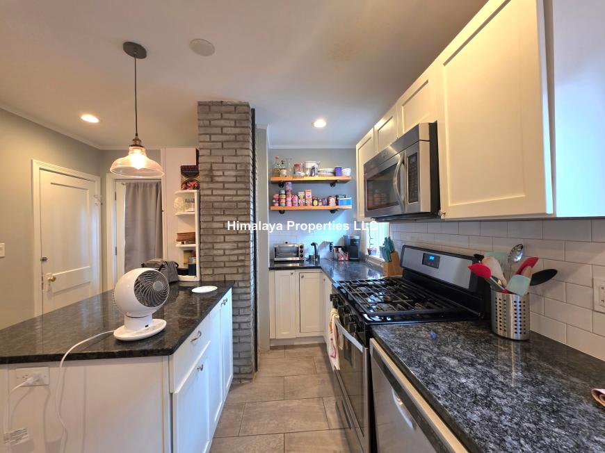 17 Frederick Ave. – photo 3