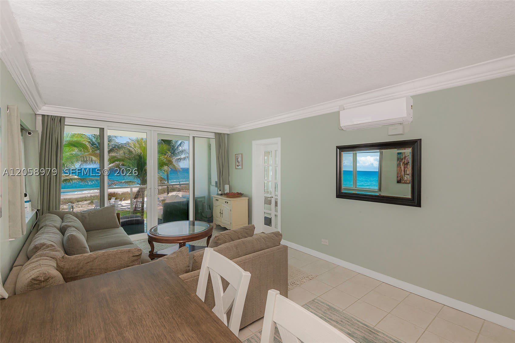 1041 Hillsboro Mile – photo 5