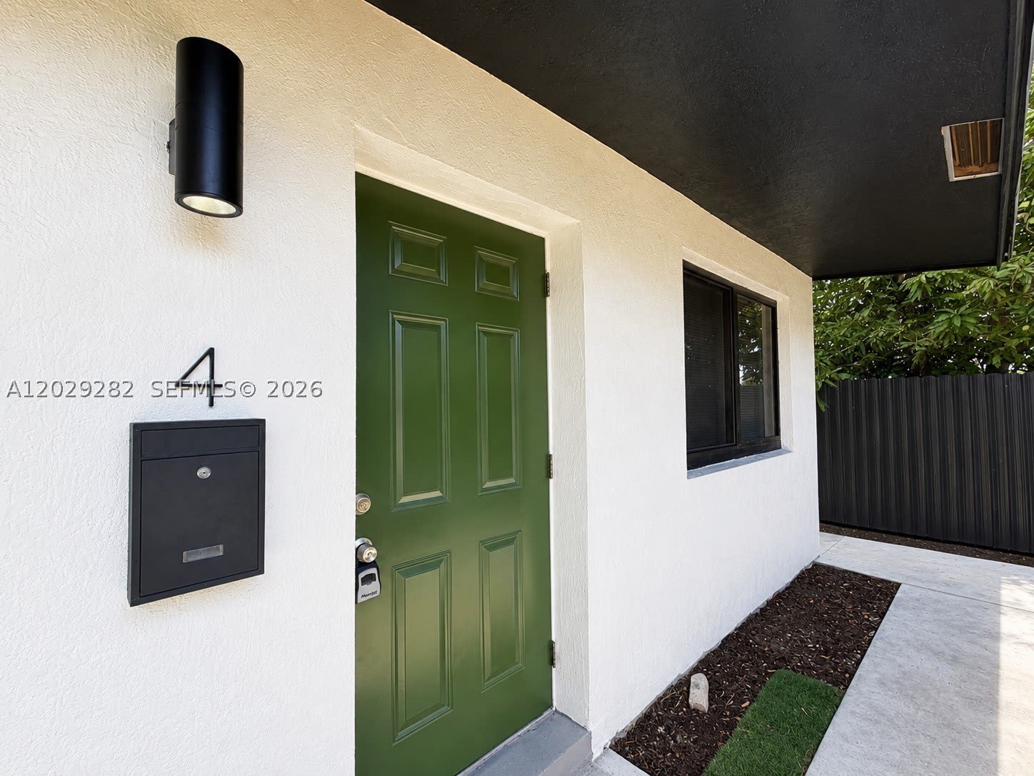 900 NW 8th Ave – photo 3