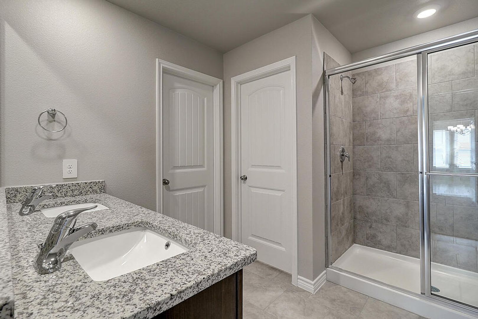 1269 Carnaby – photo 3