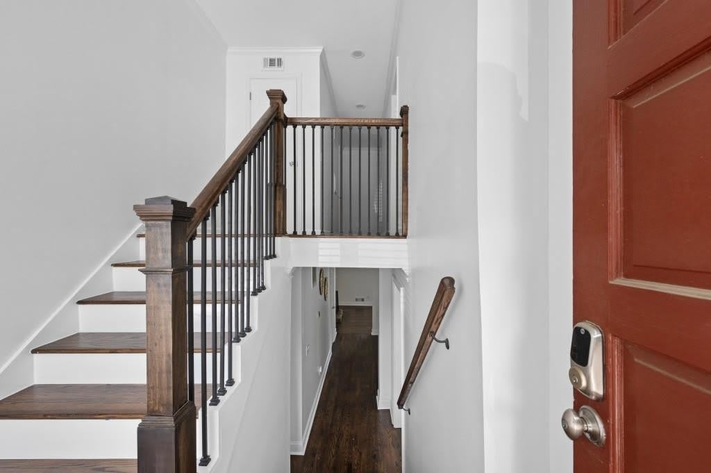 1744 Woodcliff Place Ne – photo 3
