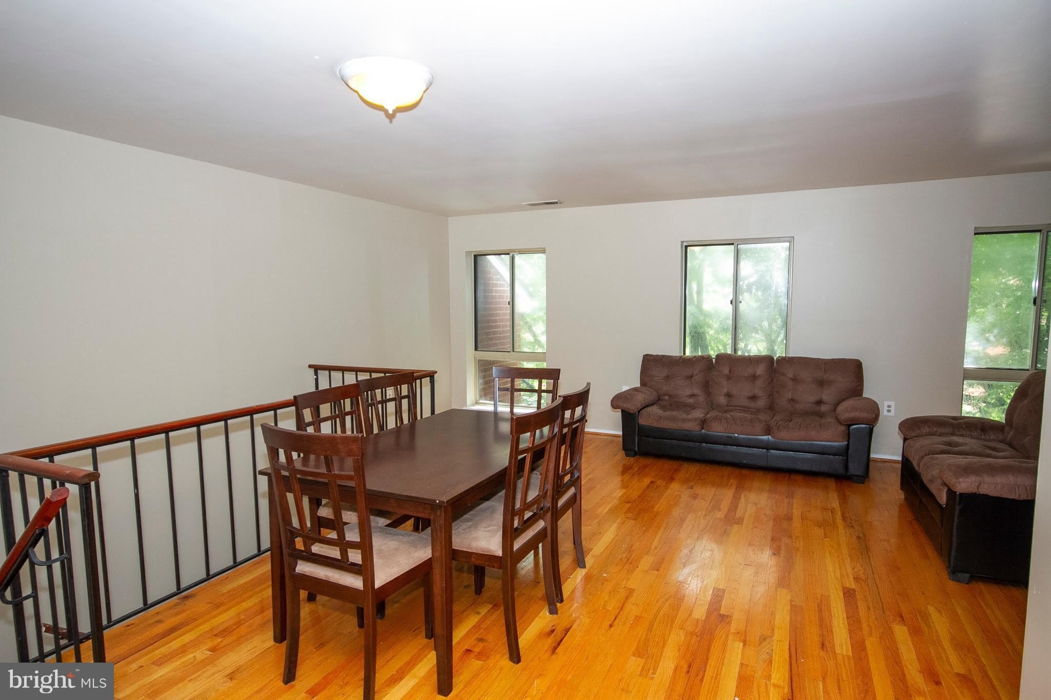 10-B LEE Street W – photo 5