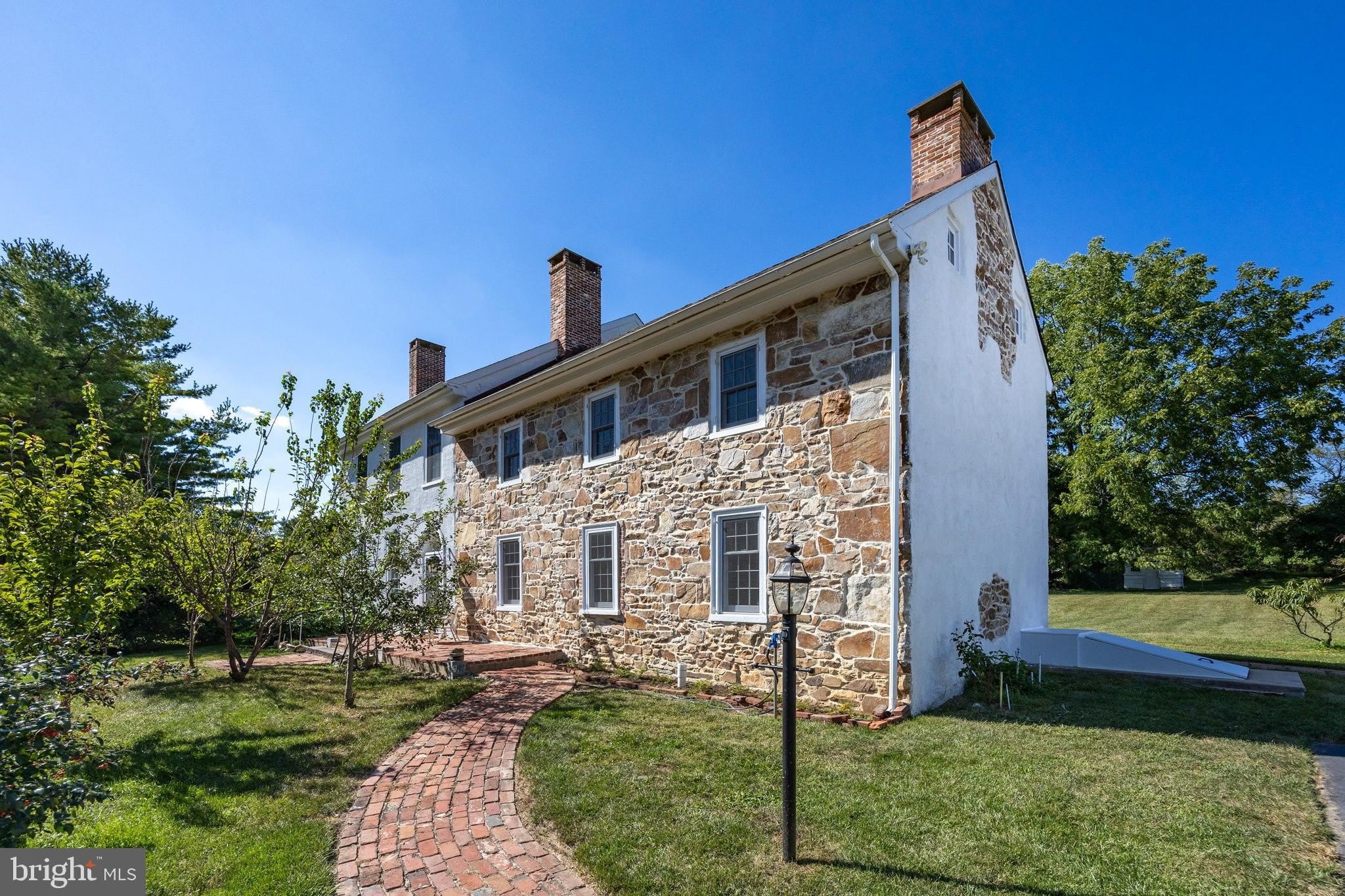 609 W LINCOLN Highway – photo 1
