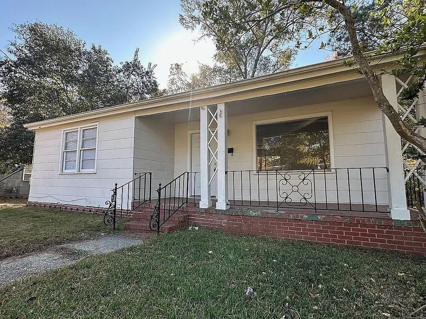 2 Bedroom, 1 Bath Home for Rent – photo 2