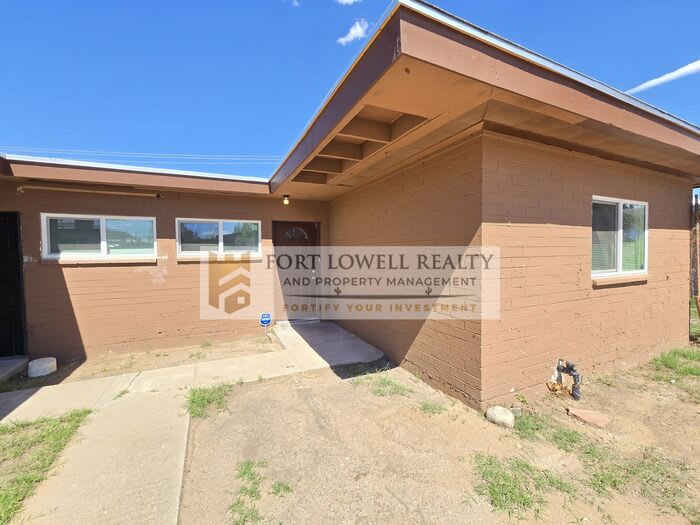 3051 East Proctor Vista – photo 2