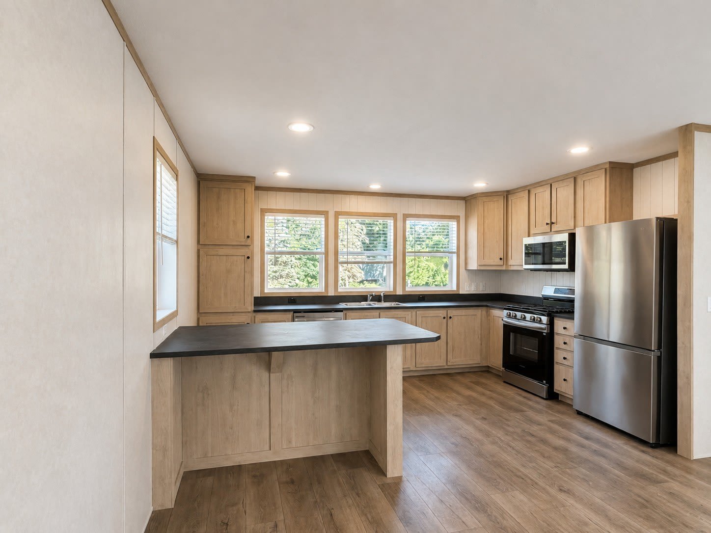 4052 Underwood Lane – photo 2