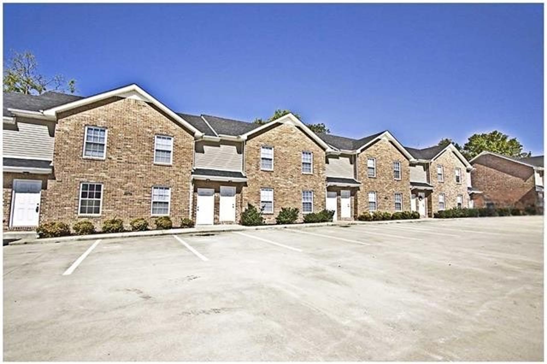 2 Bedroom 1.5 Bathroom Townhome – photo 1