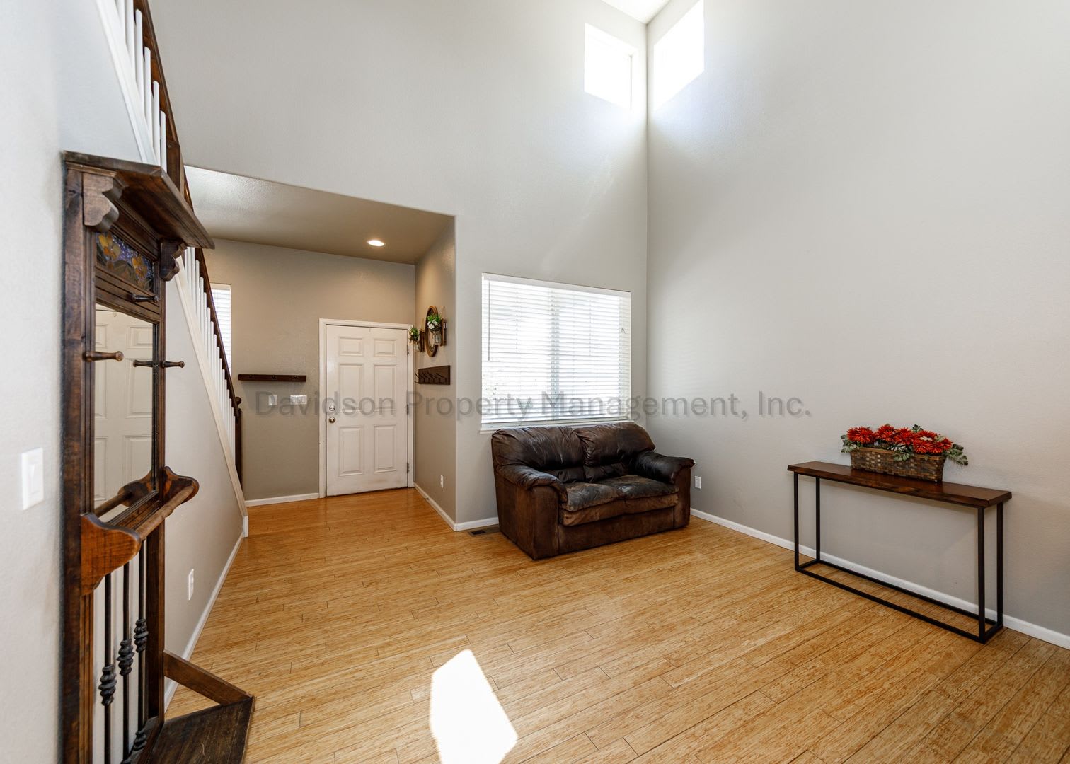 Beautiful 4 Bedroom House in Stetson Hills – photo 3