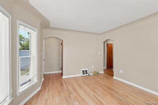 100 S Custer Avenue – photo 5