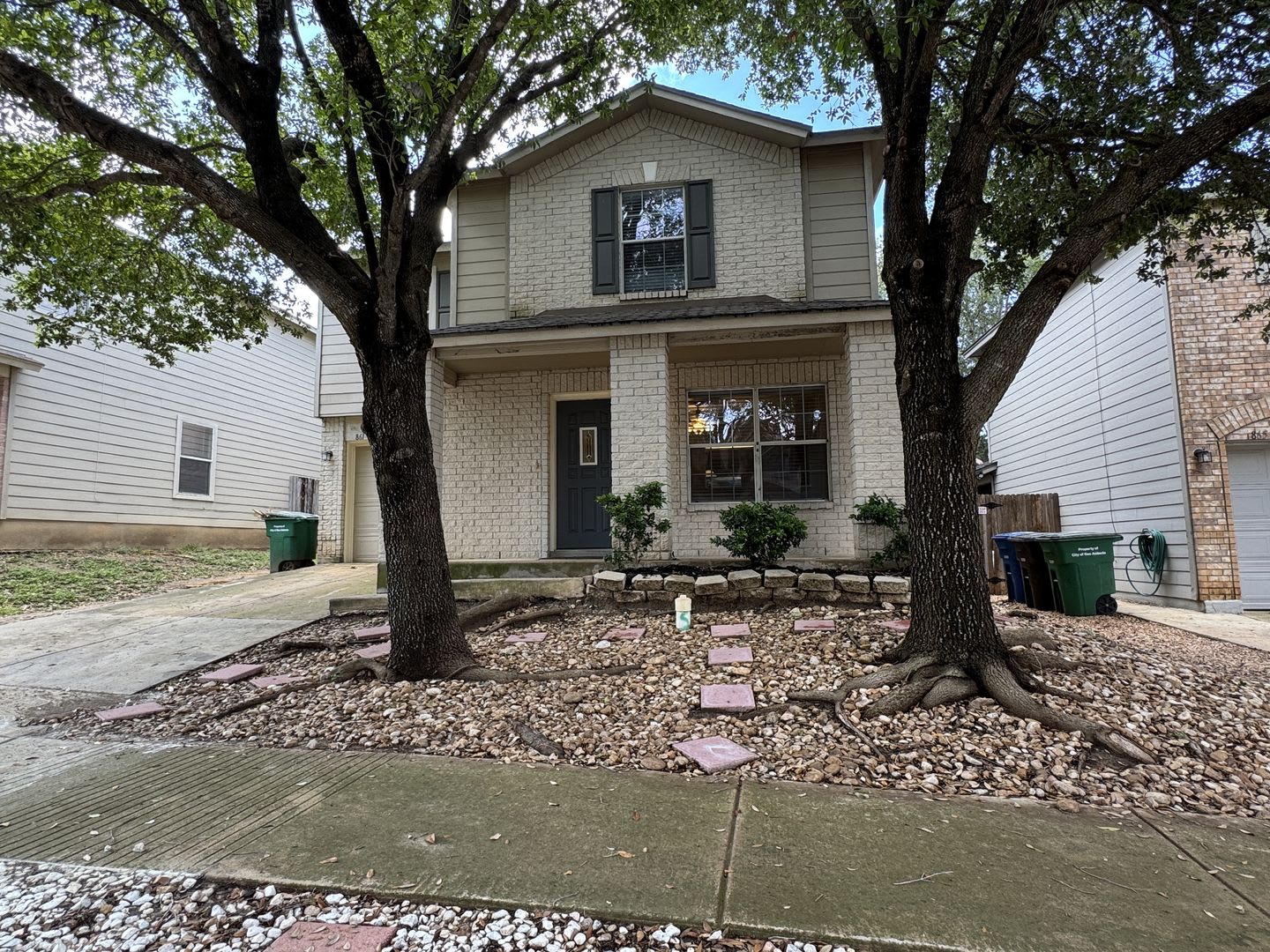 New Paint May 2026 No Carpet Excellent Location Near 151 1604 410 – photo 2