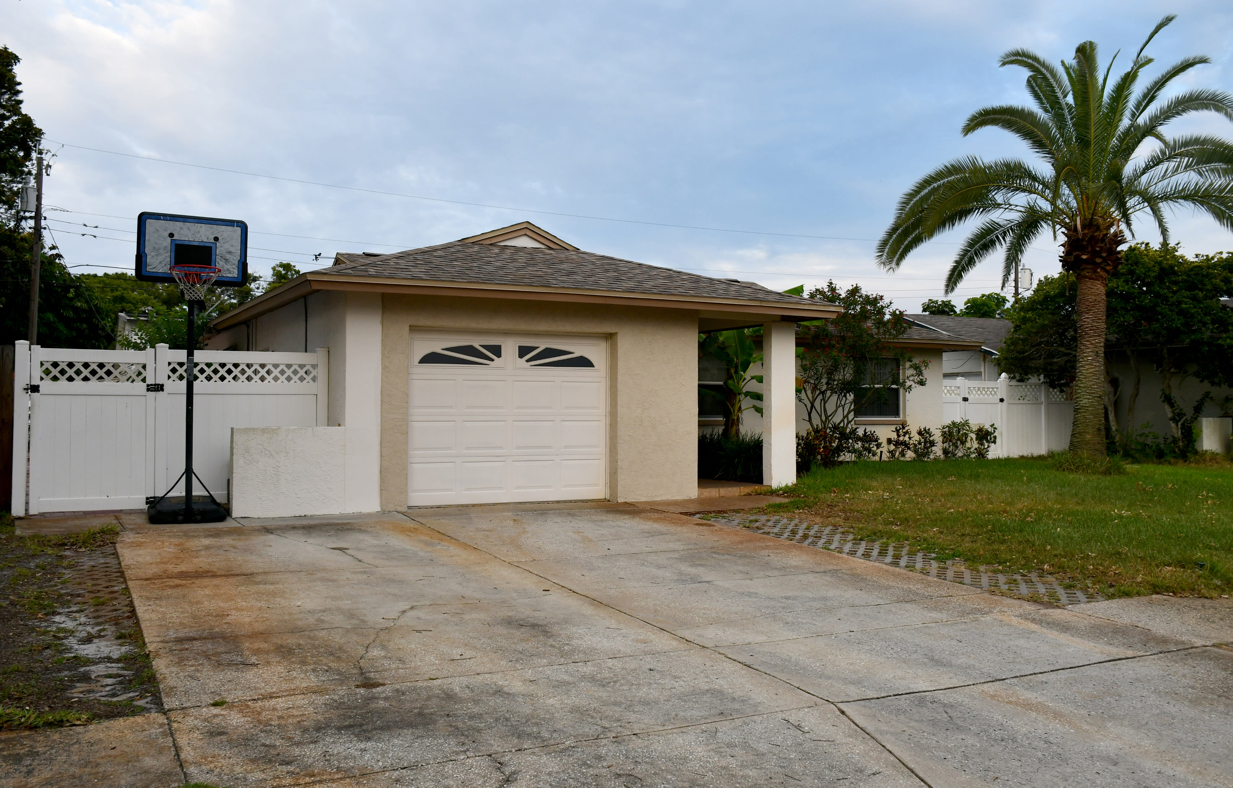 8261 129th Street North – photo 1