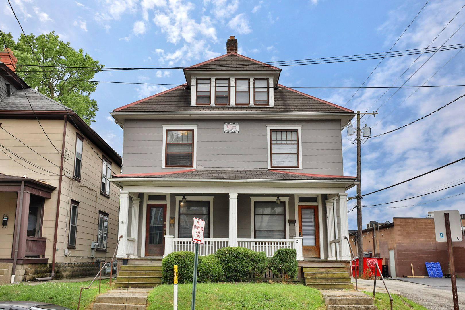 Large 4 Bedroom North Campus Townhouse – photo 1