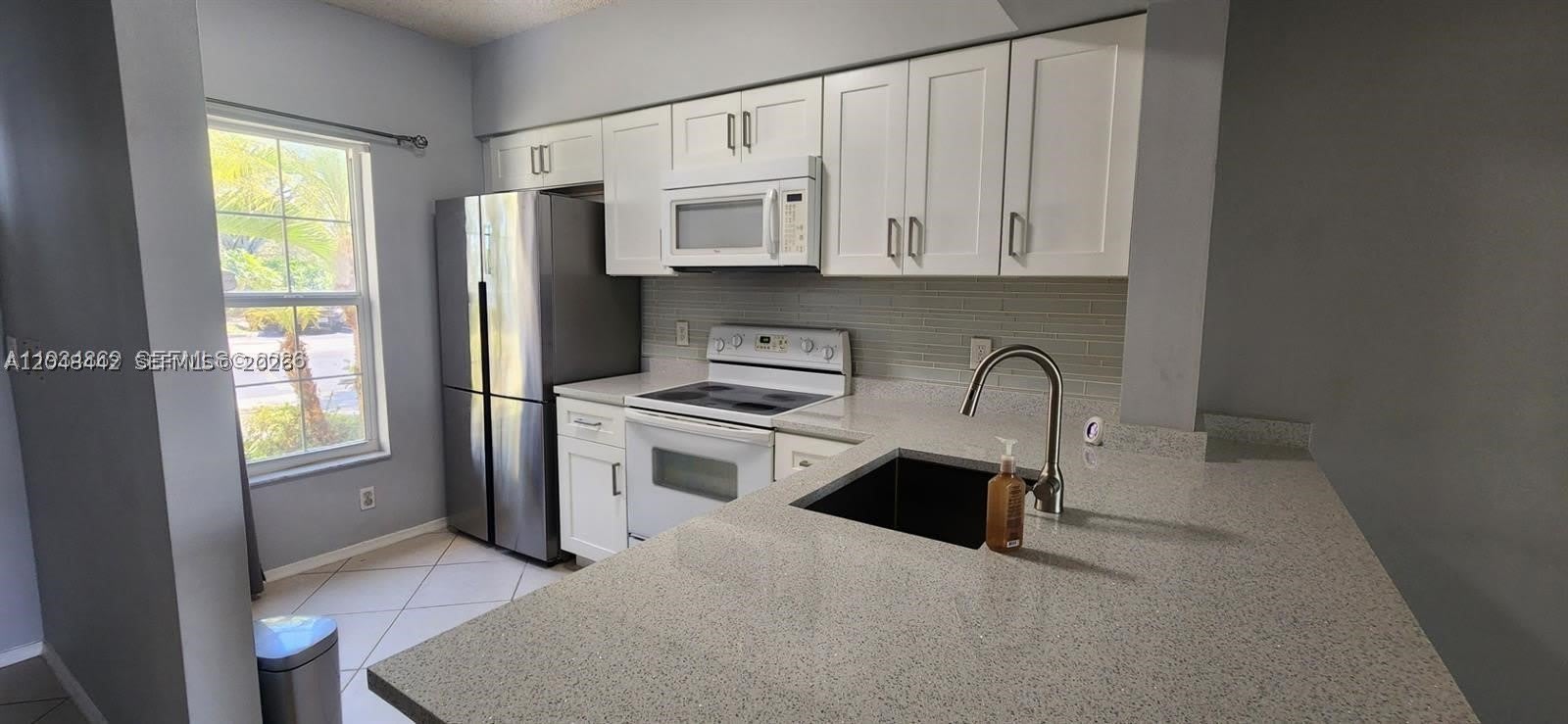 211 Mallory Ct – photo 4