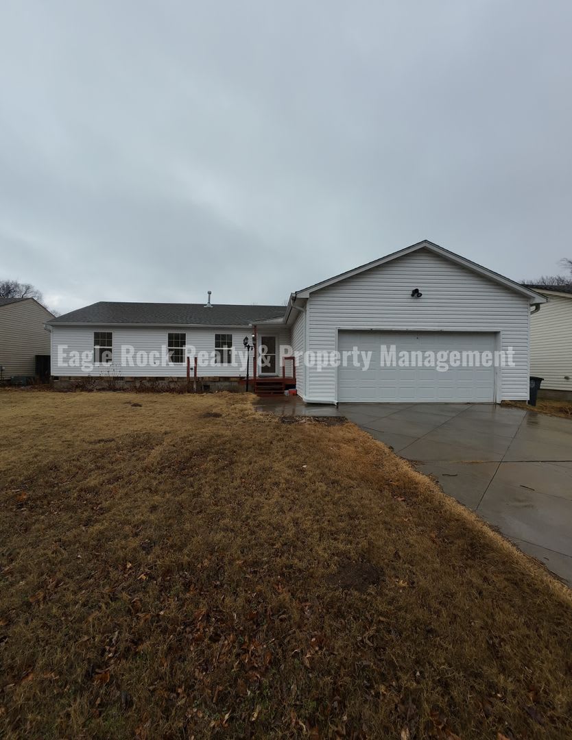 South Tulsa Home for Rent (4beds/2baths) – photo 1