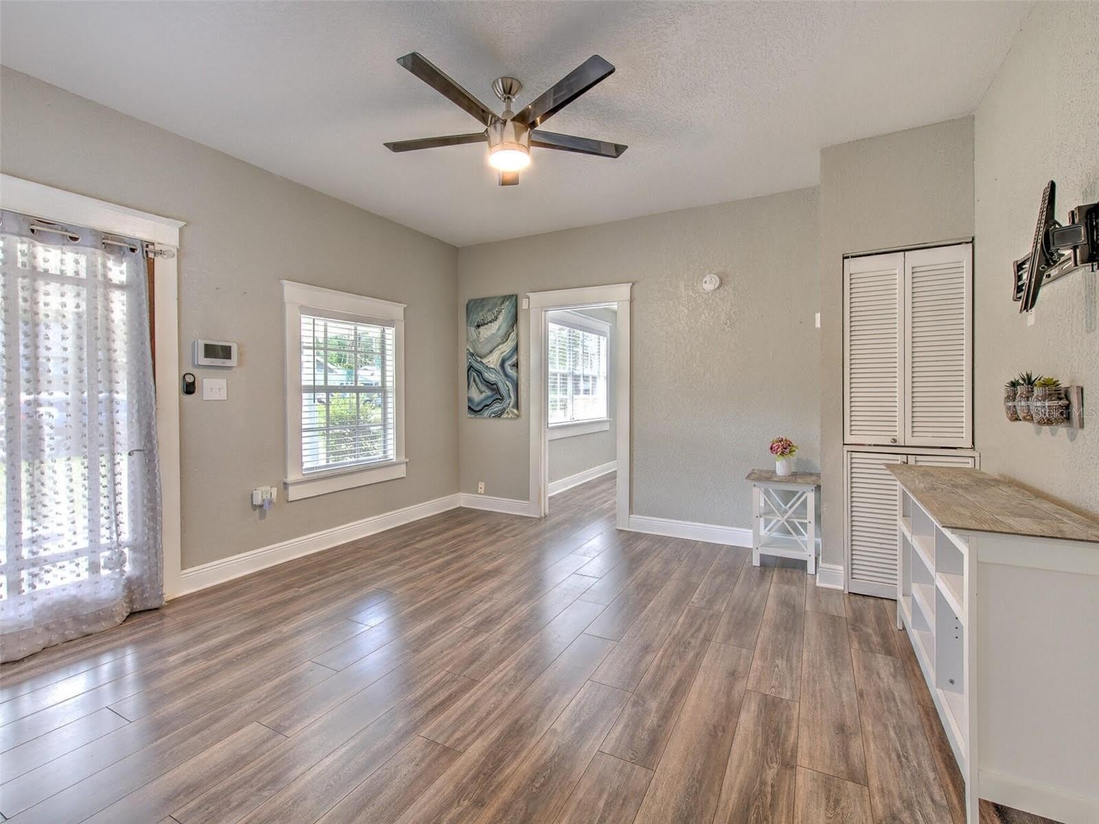 728 E HANLON Street – photo 3