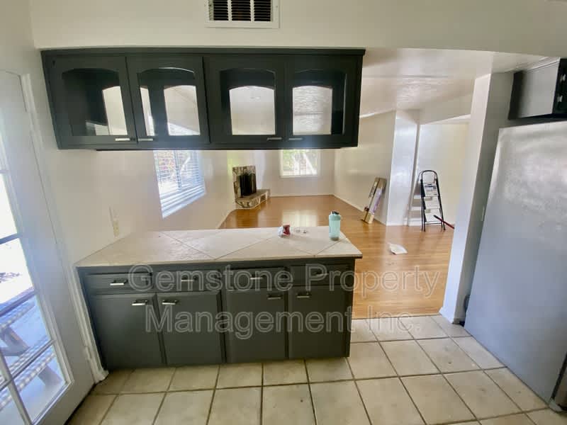 5220 Joan Ct – photo 5