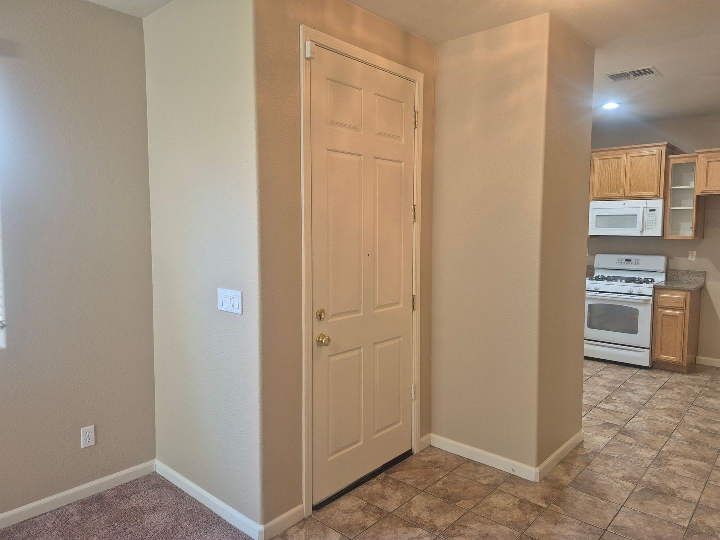 Adorable 3 bedroom 2.5 bath – photo 4