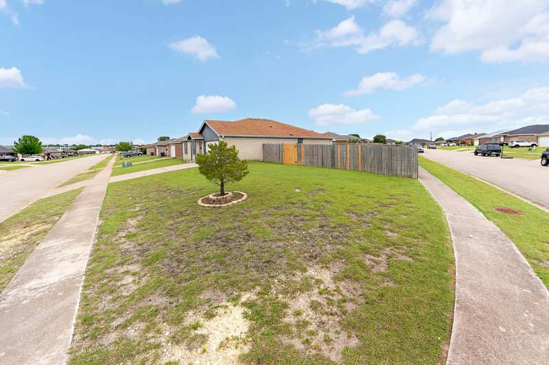 3202 Tom Lockett Drive – photo 4