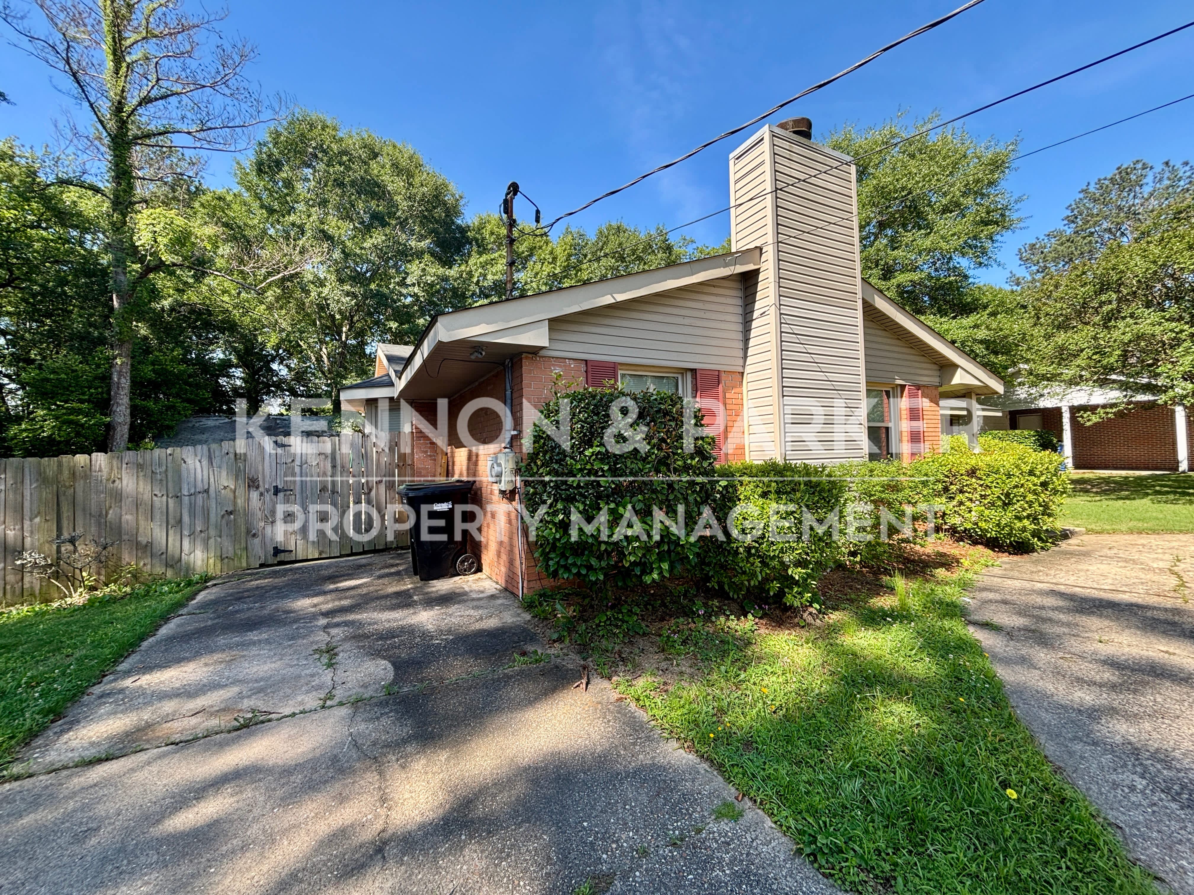 4494 Longview Dr – photo 3