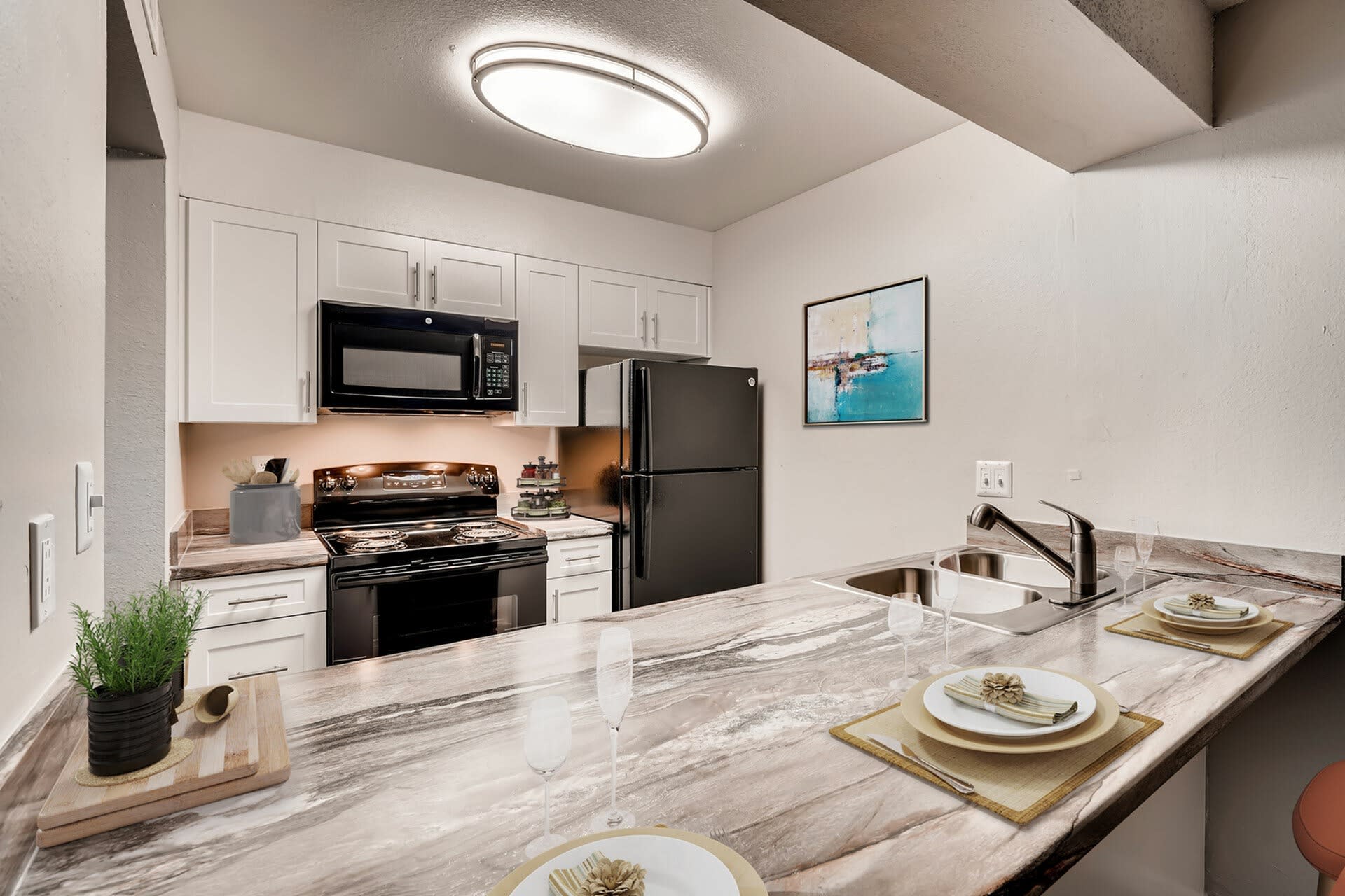 Newgate Apartments – photo 1