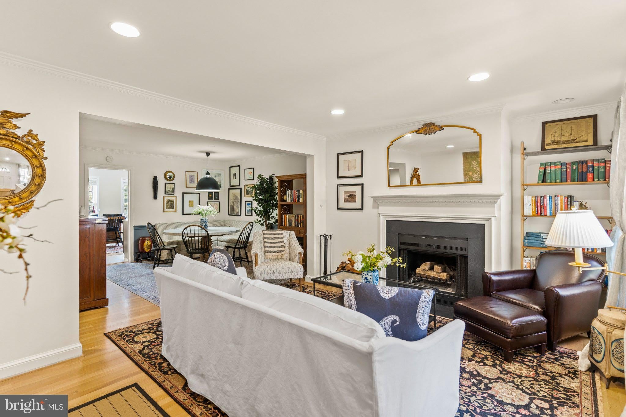 2302 SANFORD Street – photo 4