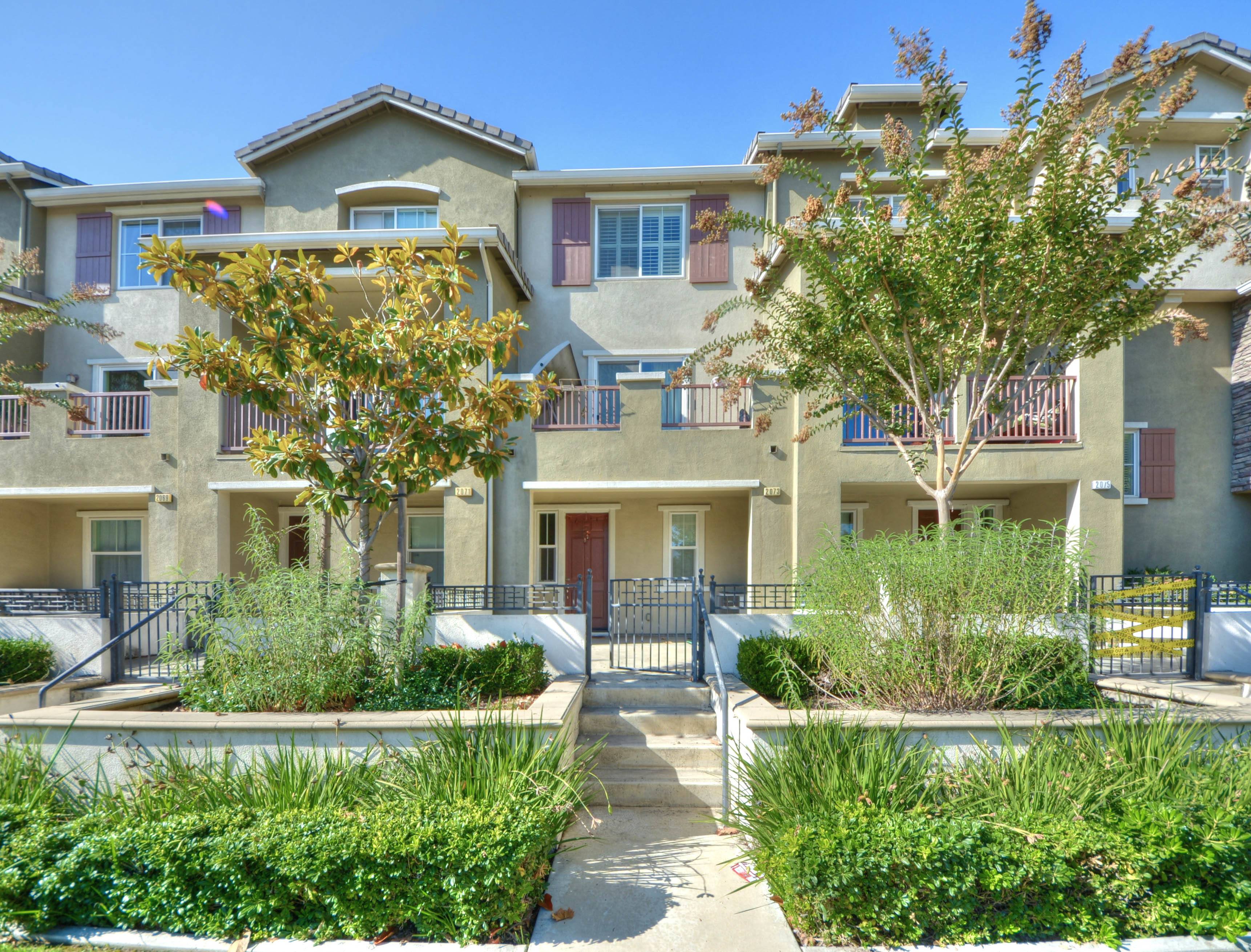 2073 Oakland Rd – photo 1