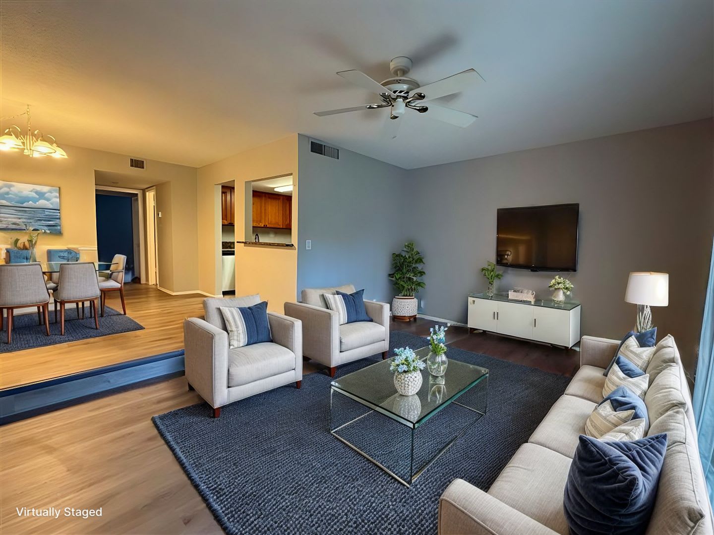 Bright & Updated 1-Bed, 1-Bath Condo with Lake View! – photo 2