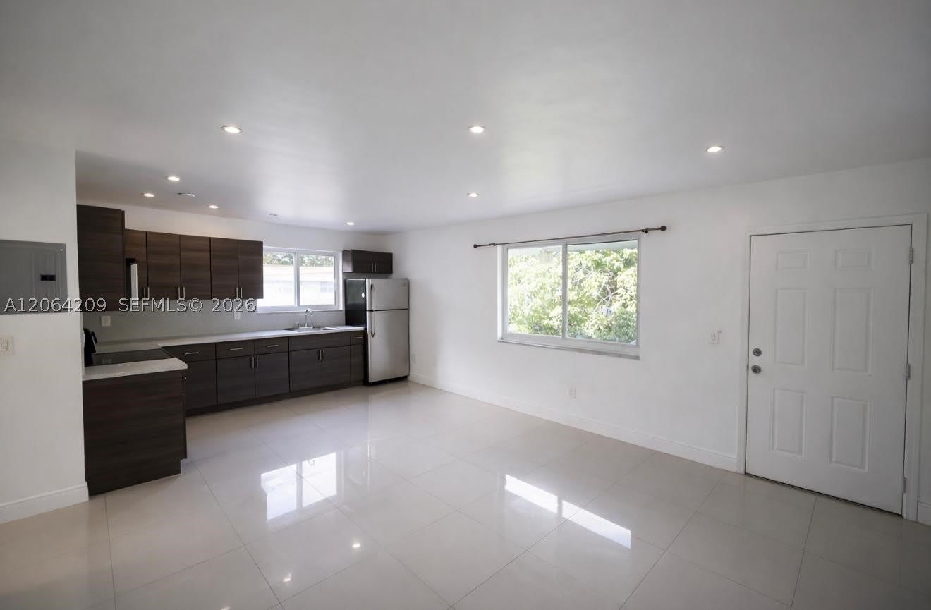 552 NE 61st St – photo 3